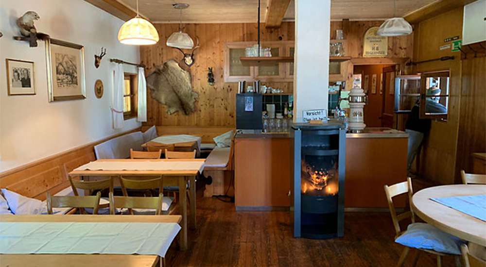 Wallbergmoosalm - mittendrin im Rodel- und Wanderparadies Herzlich Willkommen in der Berggaststätte Wallbergmoosalm